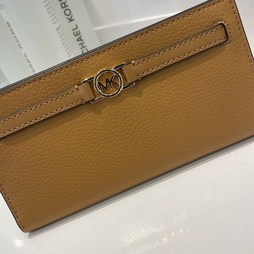 Michael Kors Reed Large Bifold Pebbled Leather Snap Wallet Card Case
Deer
NWT - Picture 16 of 16